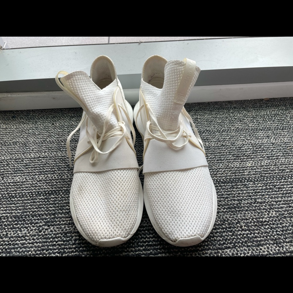 White Adidas sneakers (UO)